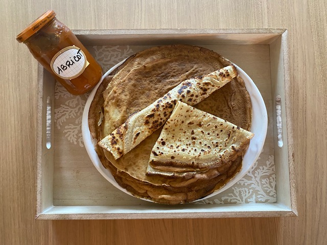 photo crêpes et pot de confiture